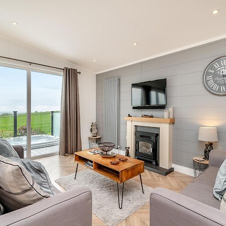 Midsomer Lodges Pilton 외부 사진
