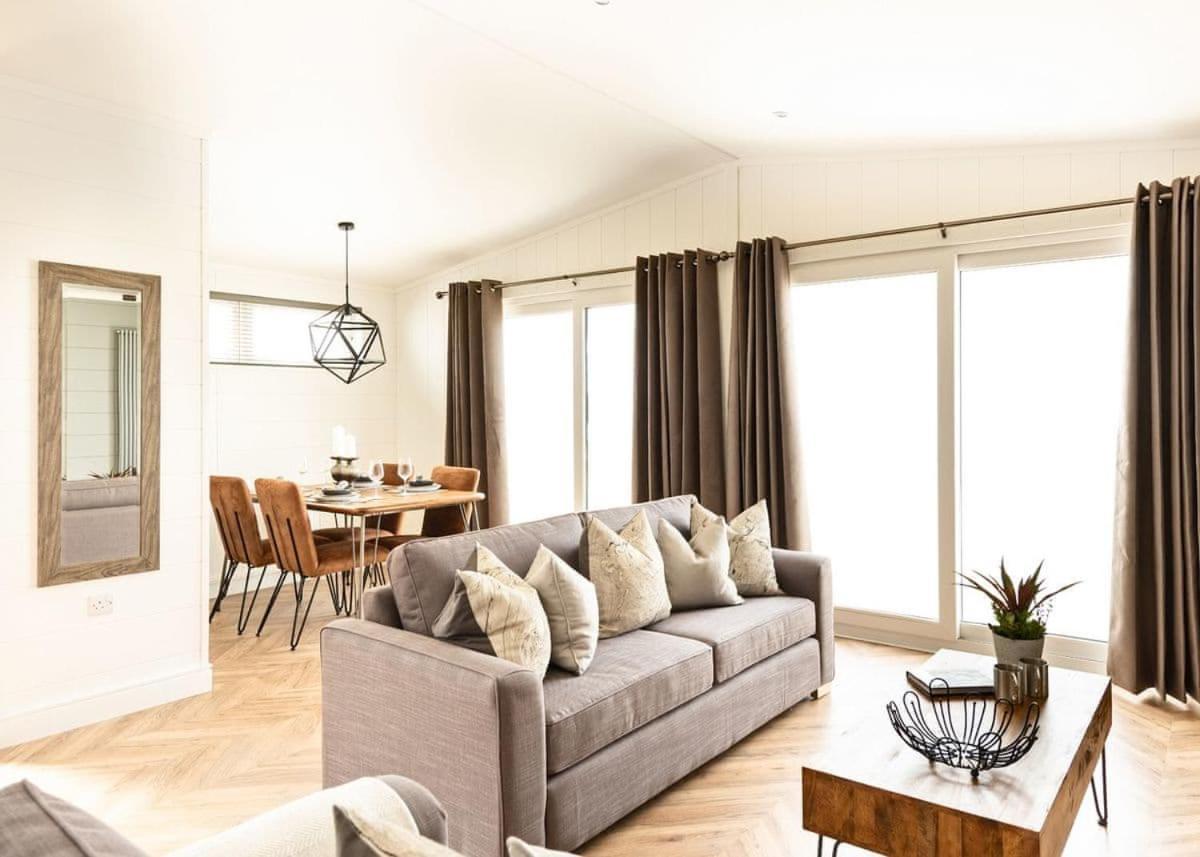 Midsomer Lodges Pilton 외부 사진
