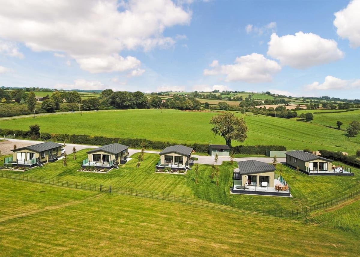 Midsomer Lodges Pilton 외부 사진