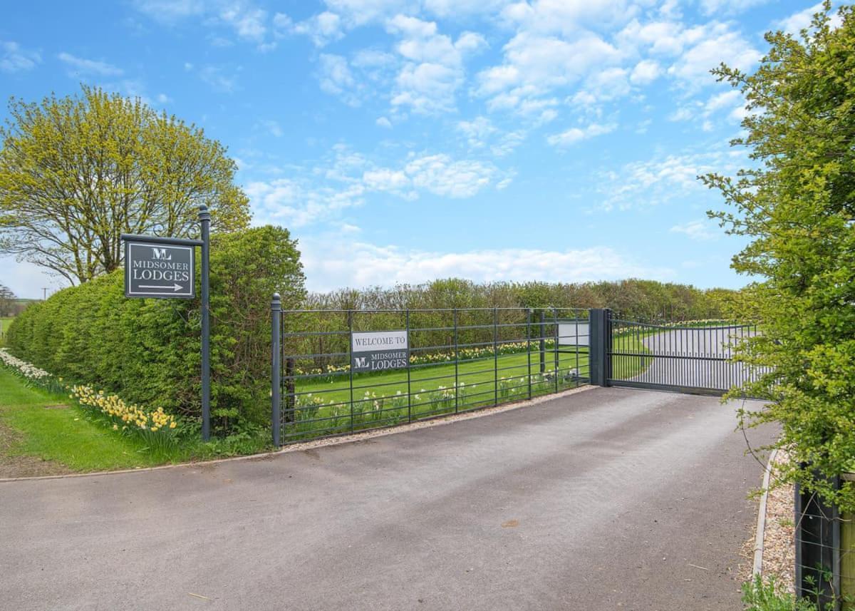 Midsomer Lodges Pilton 외부 사진