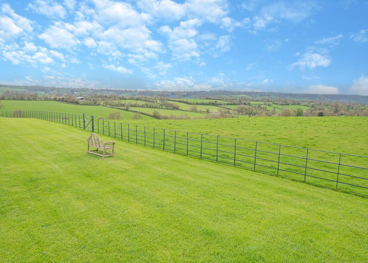 Midsomer Lodges Pilton 외부 사진